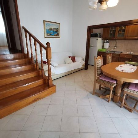 Apartments Srdan Vinisce Luaran gambar