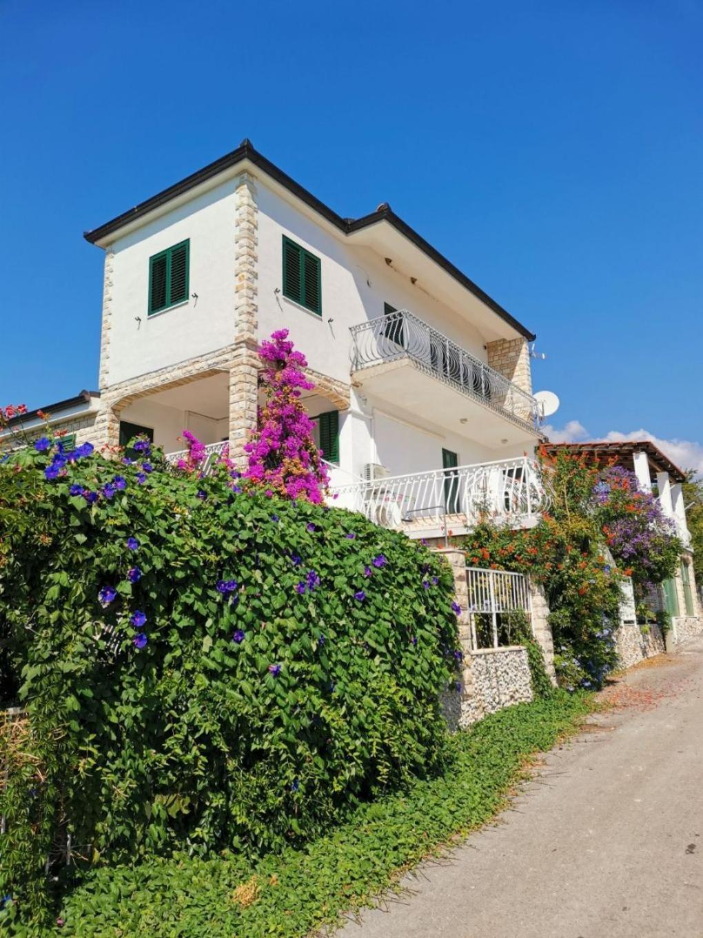 Apartments Srdan Vinisce Luaran gambar