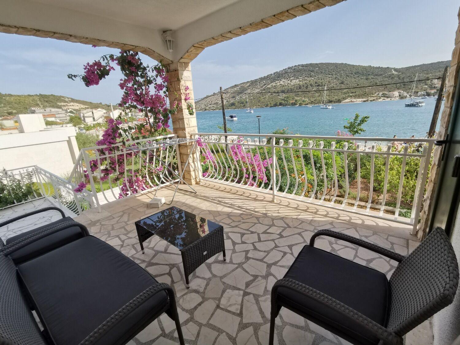Apartments Srdan Vinisce Luaran gambar